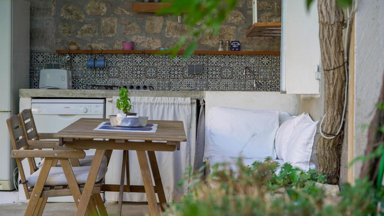Charming Two-Bed Apartment Orange Garden Sutivan Exterior foto